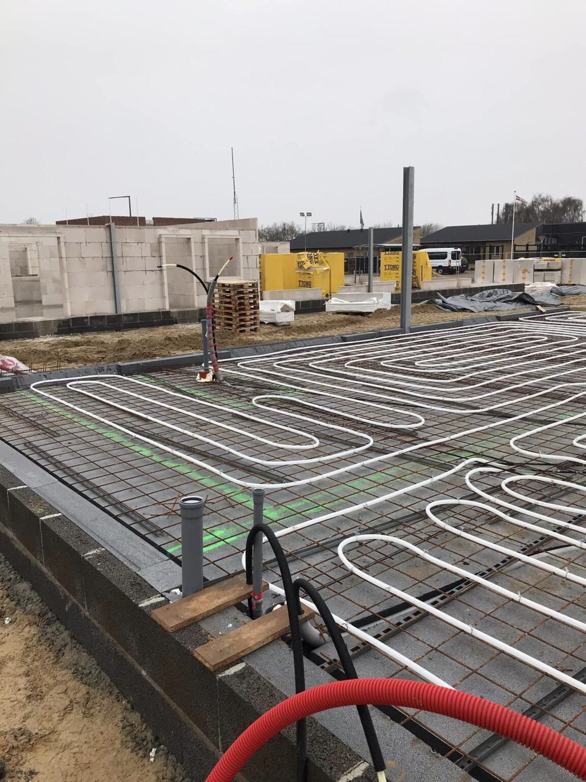 Installation af gulvvarme i ny bygningsfundament