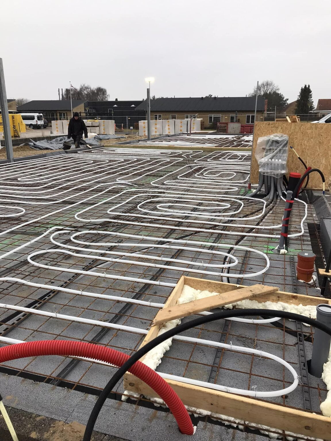 Installation af gulvvarme i nybygget husfundament