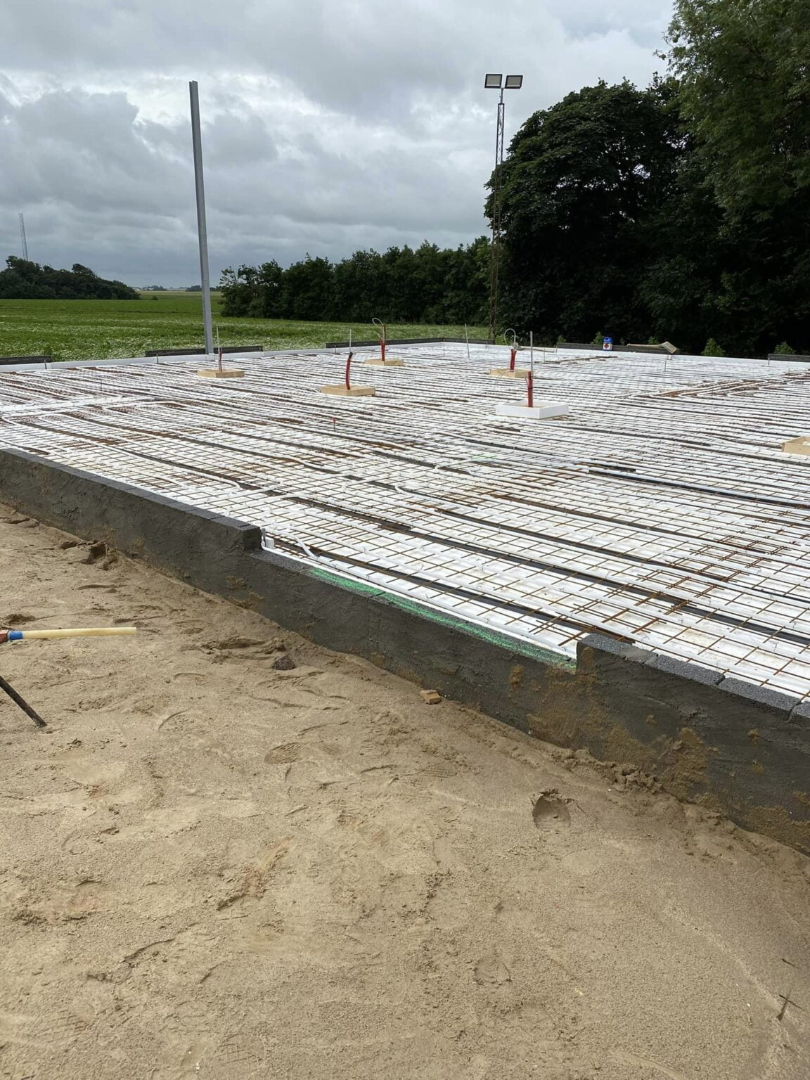 Fundament til ny bygning under opførelse